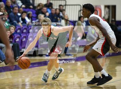 Thumbnail 3 in Rockford East vs. Lincoln photogallery.