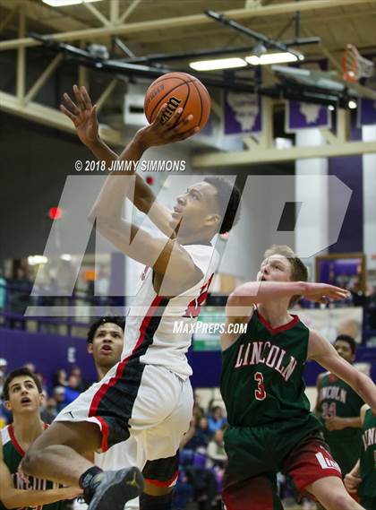 Thumbnail 2 in Rockford East vs. Lincoln photogallery.