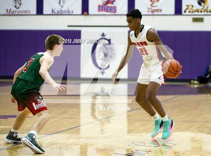 Thumbnail 3 in Rockford East vs. Lincoln photogallery.