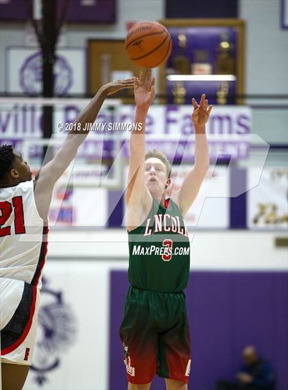 Thumbnail 2 in Rockford East vs. Lincoln photogallery.