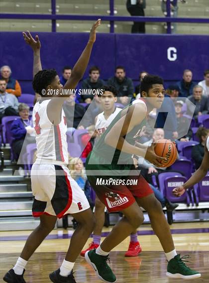 Thumbnail 2 in Rockford East vs. Lincoln photogallery.