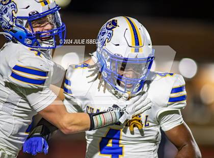 Thumbnail 2 in Worthing vs. Chapel Hill (UIL 4A -l Football Area Playoff) photogallery.