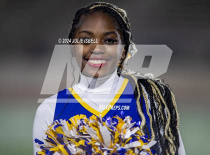 Thumbnail 2 in Worthing vs. Chapel Hill (UIL 4A -l Football Area Playoff) photogallery.