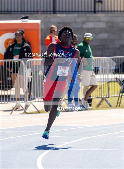 Thumbnail 1 in UF Relays (Friday) photogallery.