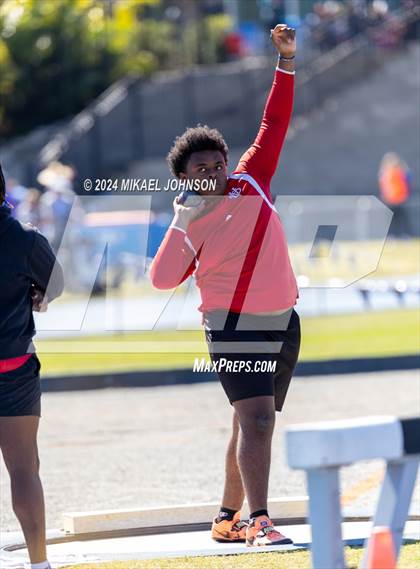 Thumbnail 2 in UF Relays (Friday) photogallery.