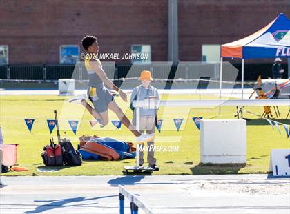 Thumbnail 2 in UF Relays (Friday) photogallery.