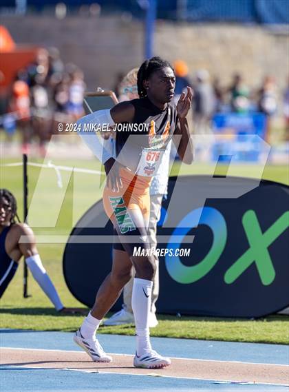 Thumbnail 3 in UF Relays (Friday) photogallery.