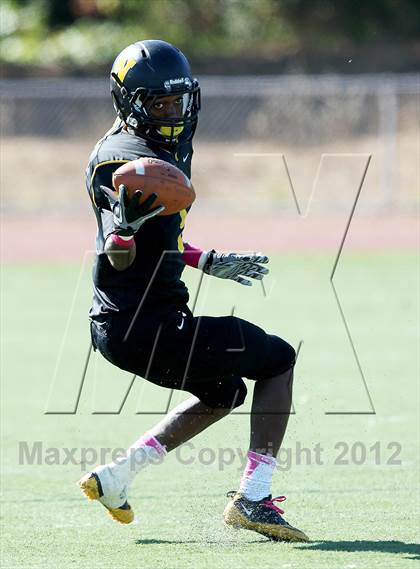 Thumbnail 2 in Justin-Siena @ Novato photogallery.