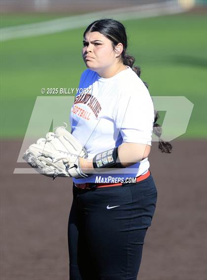 Thumbnail 2 in Grand Saline vs Wills Point photogallery.