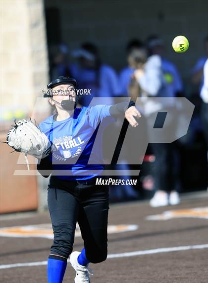 Thumbnail 1 in Grand Saline vs Wills Point photogallery.
