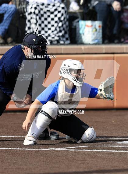Thumbnail 3 in Grand Saline vs Wills Point photogallery.