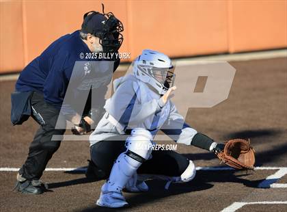 Thumbnail 1 in Grand Saline vs Wills Point photogallery.