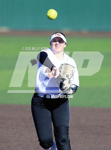 Thumbnail 1 in Grand Saline vs Wills Point photogallery.