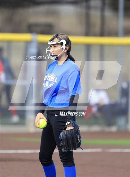 Thumbnail 1 in Grand Saline vs Wills Point photogallery.