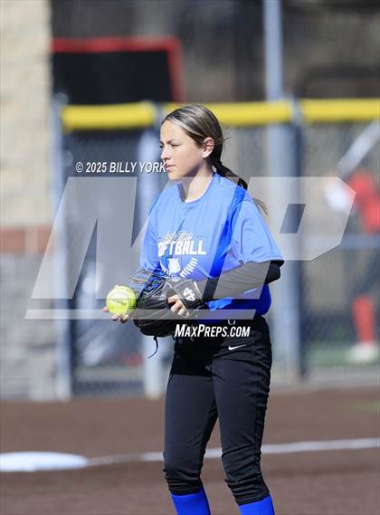 Thumbnail 2 in Grand Saline vs Wills Point photogallery.
