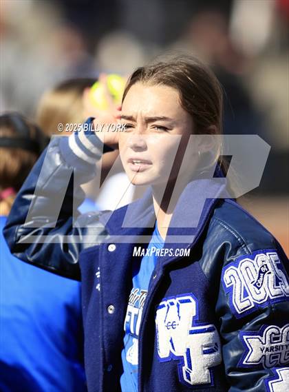 Thumbnail 1 in Grand Saline vs Wills Point photogallery.