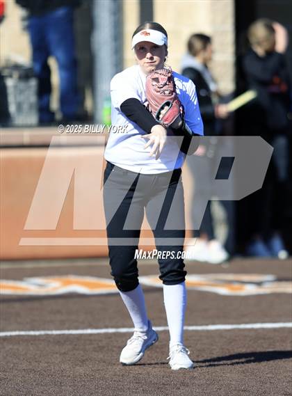 Thumbnail 3 in Grand Saline vs Wills Point photogallery.