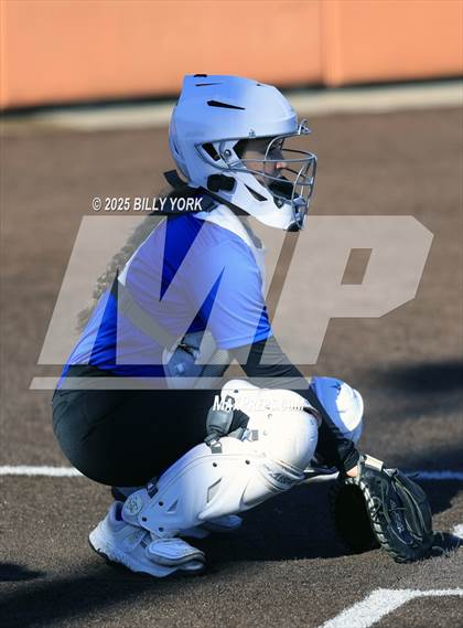 Thumbnail 2 in Grand Saline vs Wills Point photogallery.
