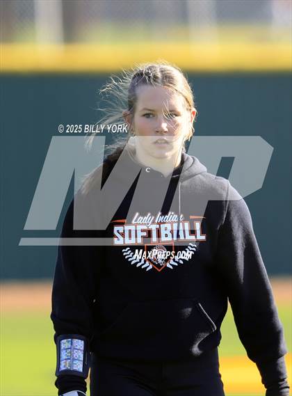 Thumbnail 1 in Grand Saline vs Wills Point photogallery.