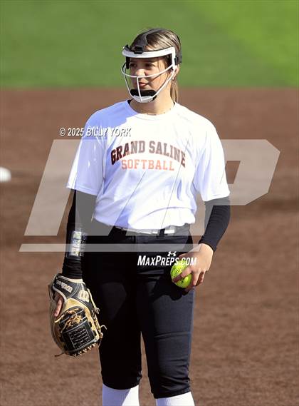 Thumbnail 2 in Grand Saline vs Wills Point photogallery.