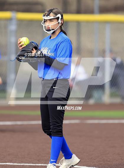 Thumbnail 2 in Grand Saline vs Wills Point photogallery.