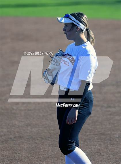 Thumbnail 3 in Grand Saline vs Wills Point photogallery.