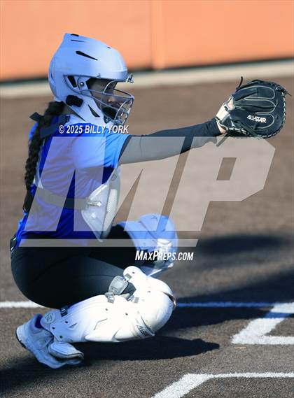 Thumbnail 3 in Grand Saline vs Wills Point photogallery.