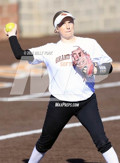Thumbnail 1 in Grand Saline vs Wills Point photogallery.