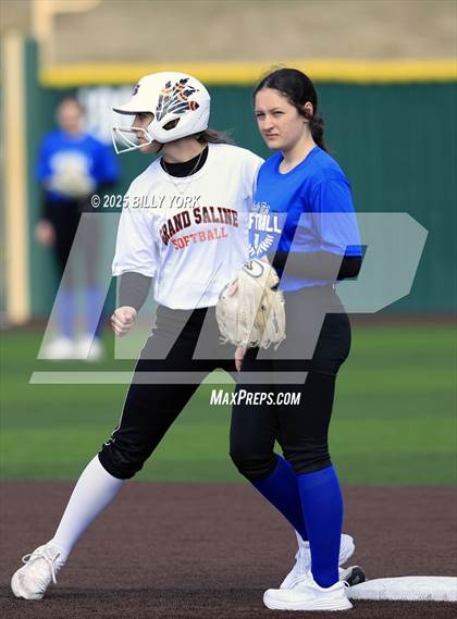 Thumbnail 3 in Grand Saline vs Wills Point photogallery.