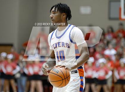 Thumbnail 1 in East St. Louis @ Centralia (IHSA Class 3A Sectional Semifinal) photogallery.
