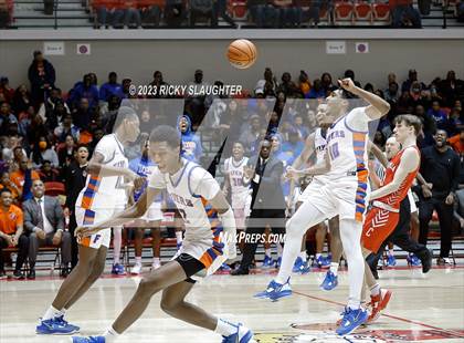 Thumbnail 1 in East St. Louis @ Centralia (IHSA Class 3A Sectional Semifinal) photogallery.