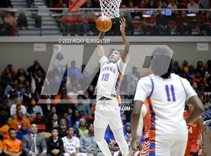 Thumbnail 3 in East St. Louis @ Centralia (IHSA Class 3A Sectional Semifinal) photogallery.