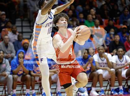 Thumbnail 2 in East St. Louis @ Centralia (IHSA Class 3A Sectional Semifinal) photogallery.