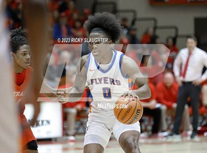 Thumbnail 3 in East St. Louis @ Centralia (IHSA Class 3A Sectional Semifinal) photogallery.