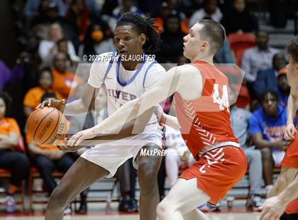 Thumbnail 1 in East St. Louis @ Centralia (IHSA Class 3A Sectional Semifinal) photogallery.