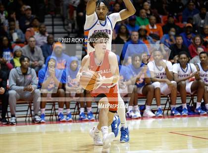 Thumbnail 3 in East St. Louis @ Centralia (IHSA Class 3A Sectional Semifinal) photogallery.