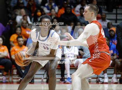 Thumbnail 3 in East St. Louis @ Centralia (IHSA Class 3A Sectional Semifinal) photogallery.