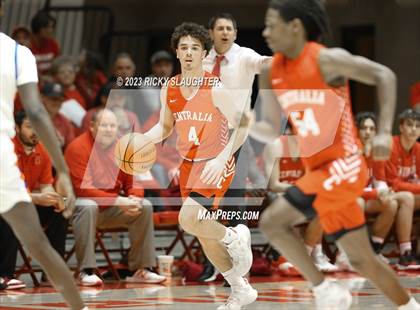 Thumbnail 2 in East St. Louis @ Centralia (IHSA Class 3A Sectional Semifinal) photogallery.