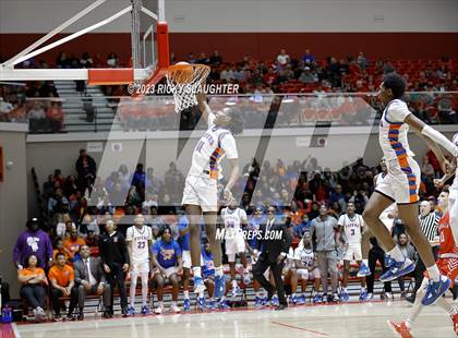 Thumbnail 3 in East St. Louis @ Centralia (IHSA Class 3A Sectional Semifinal) photogallery.