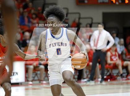 Thumbnail 2 in East St. Louis @ Centralia (IHSA Class 3A Sectional Semifinal) photogallery.