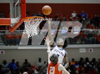 Thumbnail 1 in East St. Louis @ Centralia (IHSA Class 3A Sectional Semifinal) photogallery.