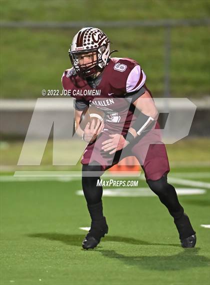 Thumbnail 3 in Davenport vs Calallen (UIL 4A Region 4 Area) photogallery.