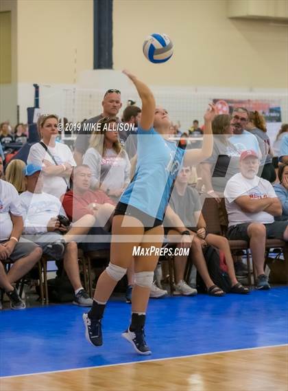 Thumbnail 1 in Hixson vs Sullivan South (Rocky Top Classic) photogallery.