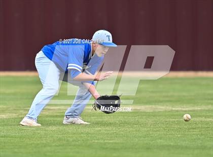 Thumbnail 2 in Davenport vs Tivy (Comal Clash Tournament) photogallery.