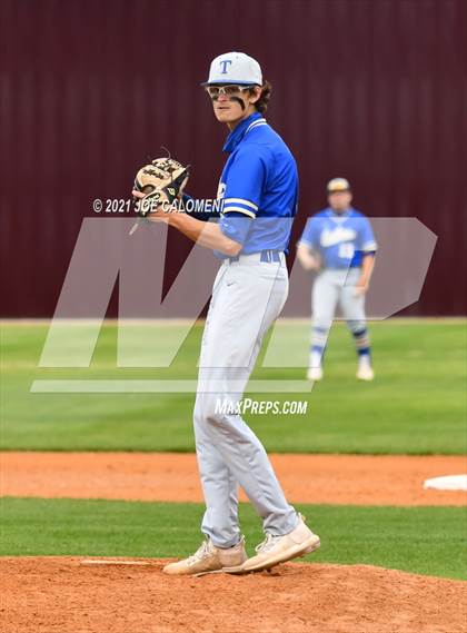 Thumbnail 2 in Davenport vs Tivy (Comal Clash Tournament) photogallery.