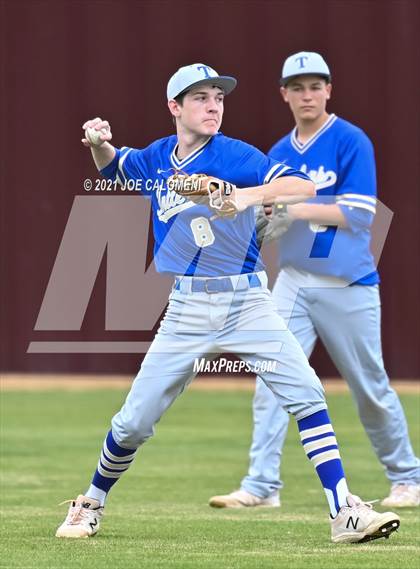 Thumbnail 3 in Davenport vs Tivy (Comal Clash Tournament) photogallery.