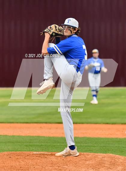 Thumbnail 2 in Davenport vs Tivy (Comal Clash Tournament) photogallery.