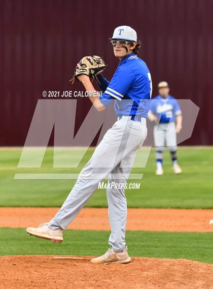 Thumbnail 3 in Davenport vs Tivy (Comal Clash Tournament) photogallery.