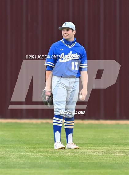 Thumbnail 2 in Davenport vs Tivy (Comal Clash Tournament) photogallery.