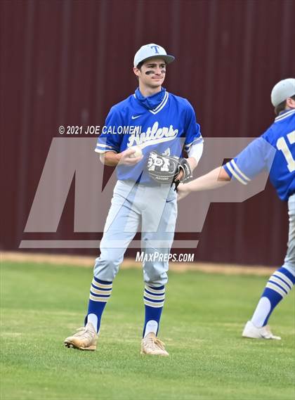 Thumbnail 2 in Davenport vs Tivy (Comal Clash Tournament) photogallery.